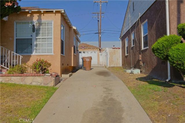 11516 S St Andrews, Los Angeles, CA 90047