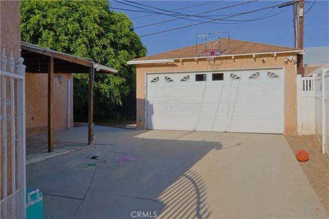 11516 S St Andrews, Los Angeles, CA 90047