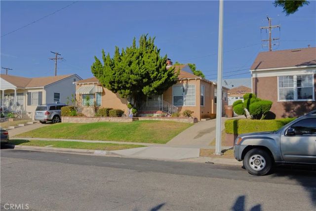 11516 S St Andrews, Los Angeles, CA 90047