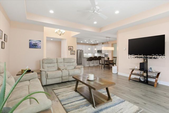 371 Spongecake Dr, Hardeeville, SC 29927
