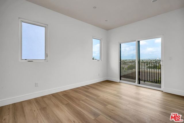 4703 Saturn Street, Los Angeles, CA 90019