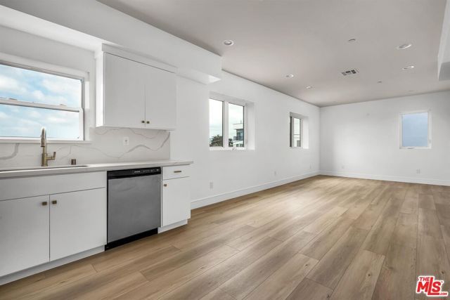 4703 Saturn Street, Los Angeles, CA 90019