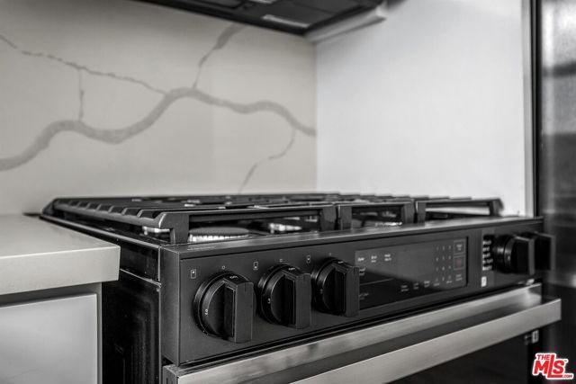 4703 Saturn Street, Los Angeles, CA 90019