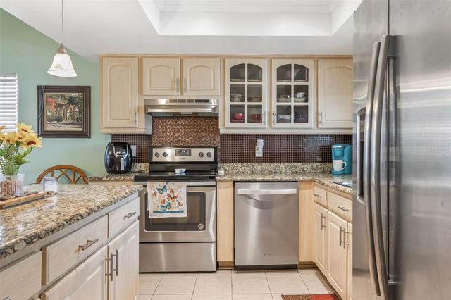 502 AVOCADO CIRCLE, Brandon, FL 33510