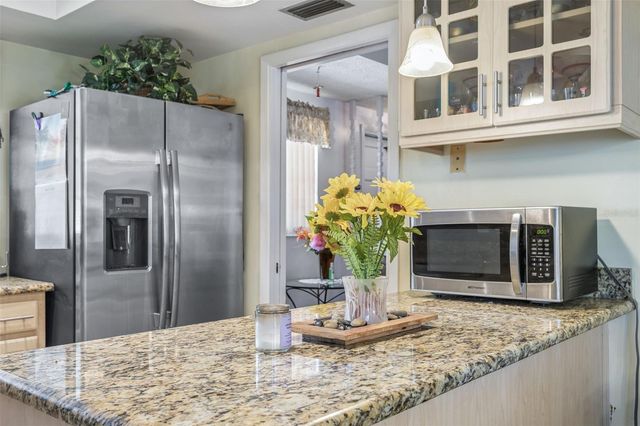 502 AVOCADO CIRCLE, Brandon, FL 33510