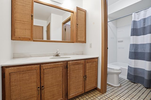 2007 W 45th Street 307, Highland, IN 46322