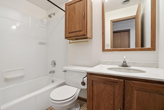 2007 W 45th Street 307, Highland, IN 46322