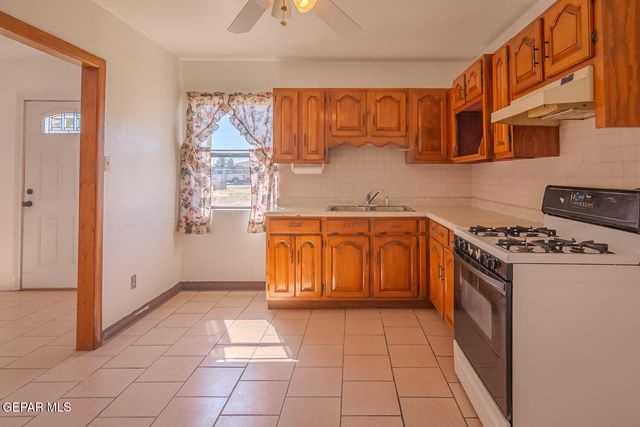 611 DELHI Drive, Socorro, TX 79927
