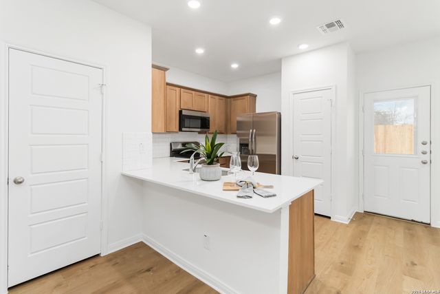 15526 SUESS HL, San Antonio, TX 78253