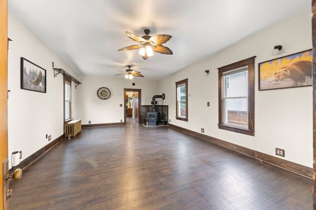 127 S River Street, Montgomery, IL 60538