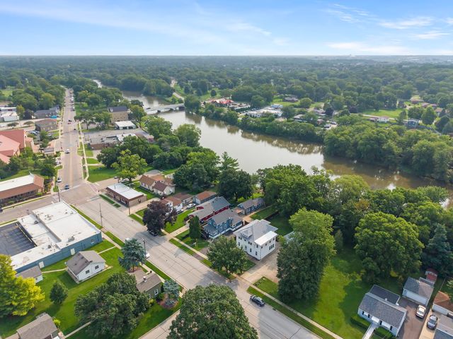 127 S River Street, Montgomery, IL 60538