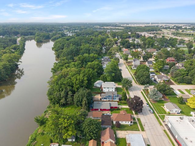 127 S River Street, Montgomery, IL 60538