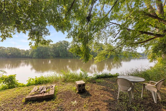 127 S River Street, Montgomery, IL 60538