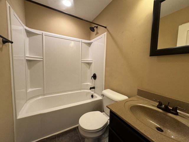 1011 Orchard Hills Dr, Clarksville, TN 37040