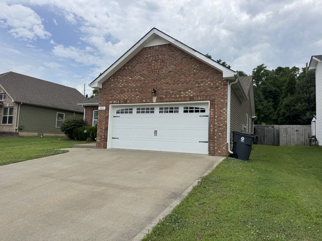 1011 Orchard Hills Dr, Clarksville, TN 37040