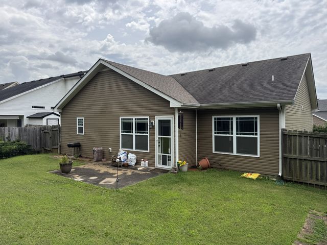 1011 Orchard Hills Dr, Clarksville, TN 37040