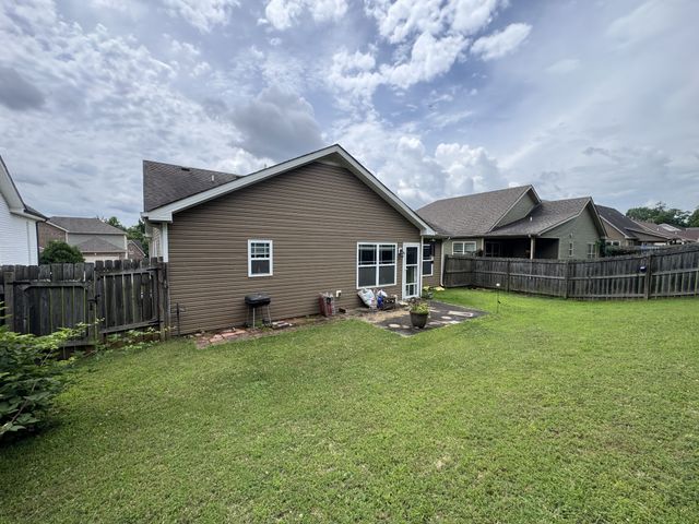 1011 Orchard Hills Dr, Clarksville, TN 37040