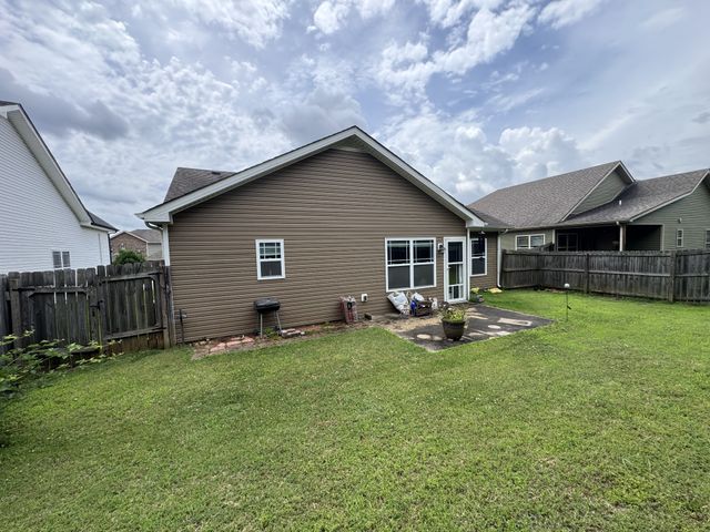1011 Orchard Hills Dr, Clarksville, TN 37040