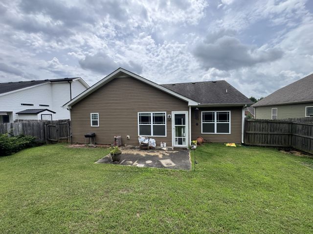 1011 Orchard Hills Dr, Clarksville, TN 37040