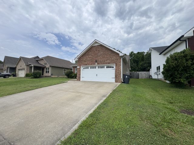 1011 Orchard Hills Dr, Clarksville, TN 37040