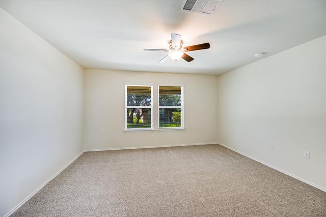 421 Holiday Creek LN, Georgetown, TX 78633