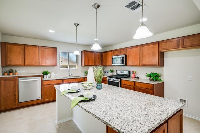 421 Holiday Creek LN, Georgetown, TX 78633