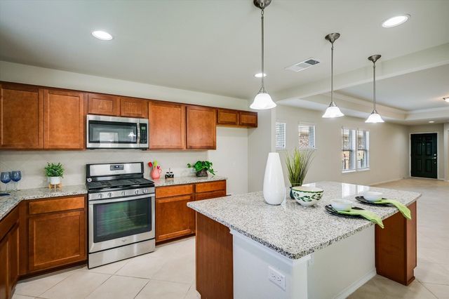 421 Holiday Creek LN, Georgetown, TX 78633