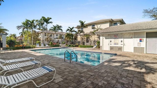 6989 Pines Circle Gg 39, Coconut Creek, FL 33073