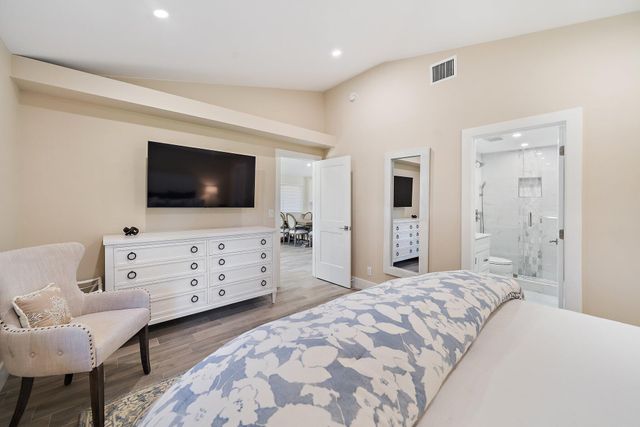 821 Club Drive, Palm Beach Gardens, FL 33418