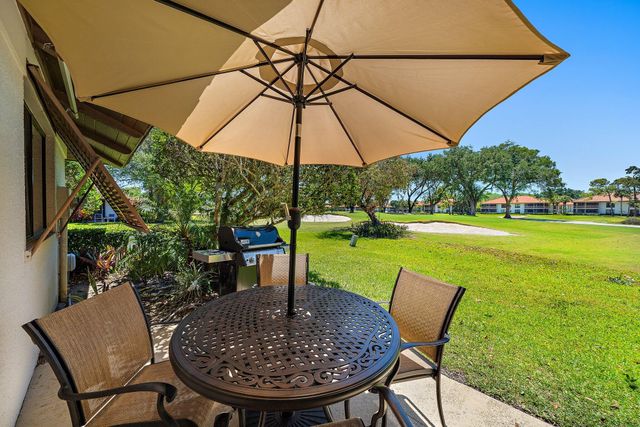 821 Club Drive, Palm Beach Gardens, FL 33418