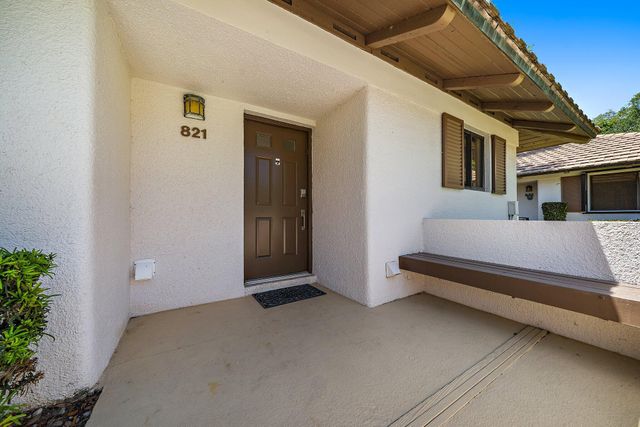 821 Club Drive, Palm Beach Gardens, FL 33418