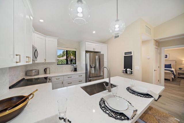 821 Club Drive, Palm Beach Gardens, FL 33418