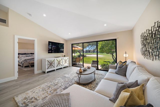 821 Club Drive, Palm Beach Gardens, FL 33418