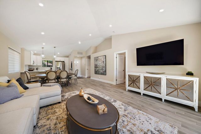 821 Club Drive, Palm Beach Gardens, FL 33418