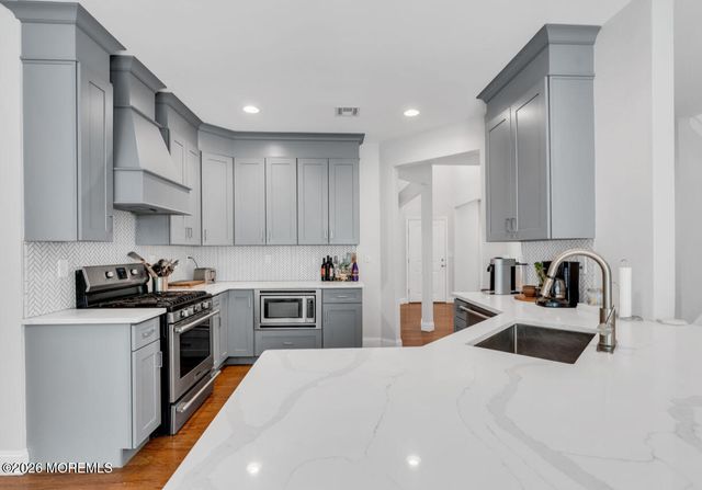 1 Mackenzie Court, Whiting, NJ 08759