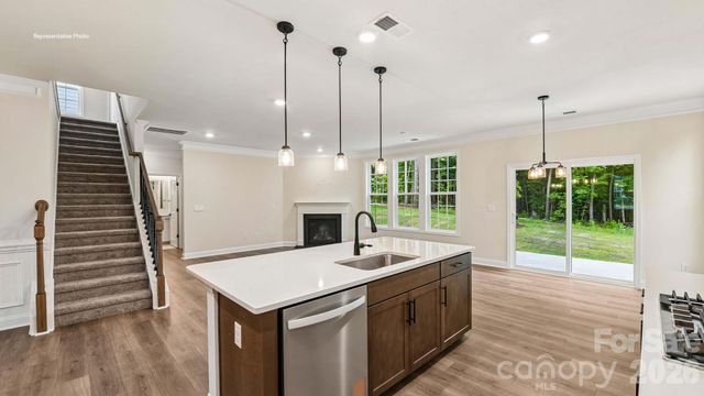 2863 Atwater Pond Circle, Denver, NC 28037