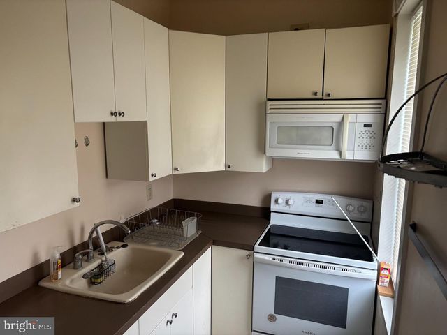 633 MARKET ST, Gloucester City, NJ 08030