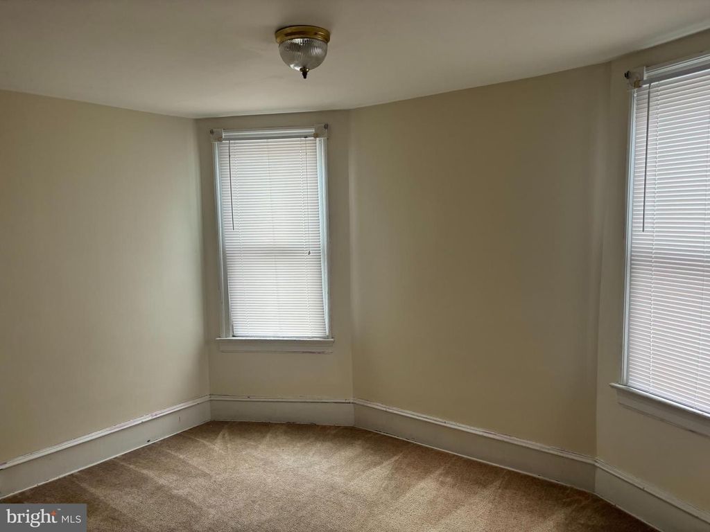 633 MARKET ST, Gloucester City, NJ 08030