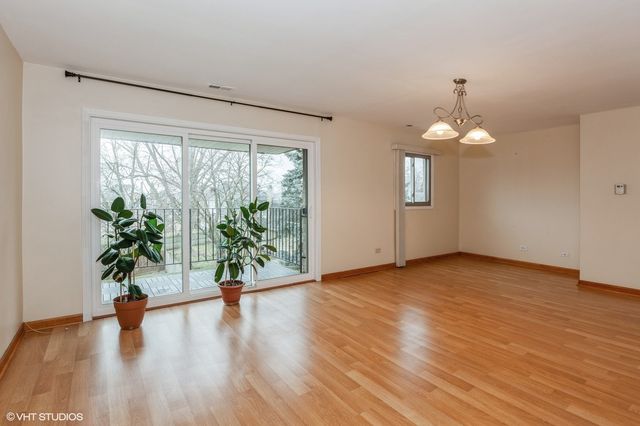 787 Wilson Avenue 17, Glen Ellyn, IL 60137