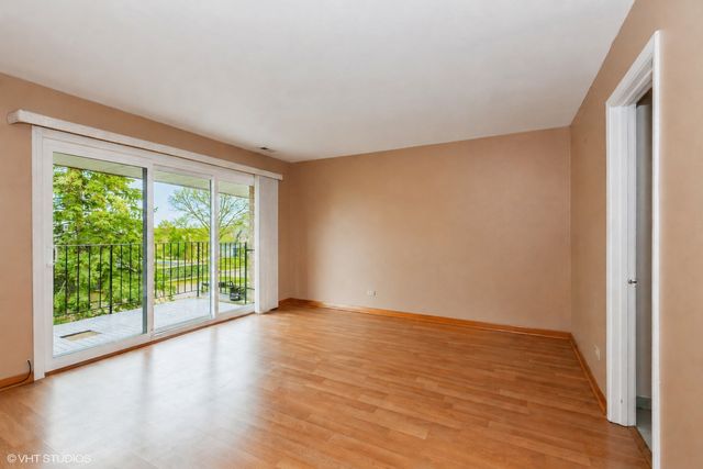 787 Wilson Avenue 17, Glen Ellyn, IL 60137