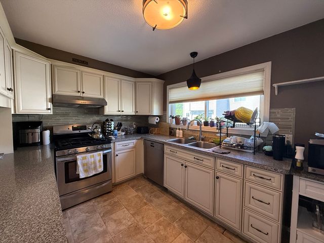 255 North Road 70, Chelmsford, MA 01824