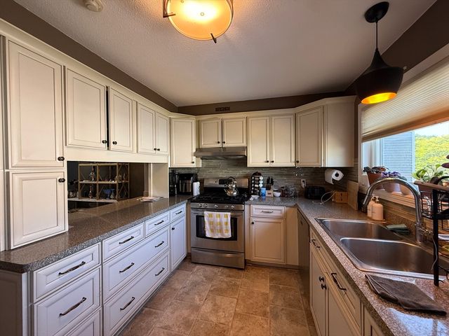 255 North Road 70, Chelmsford, MA 01824