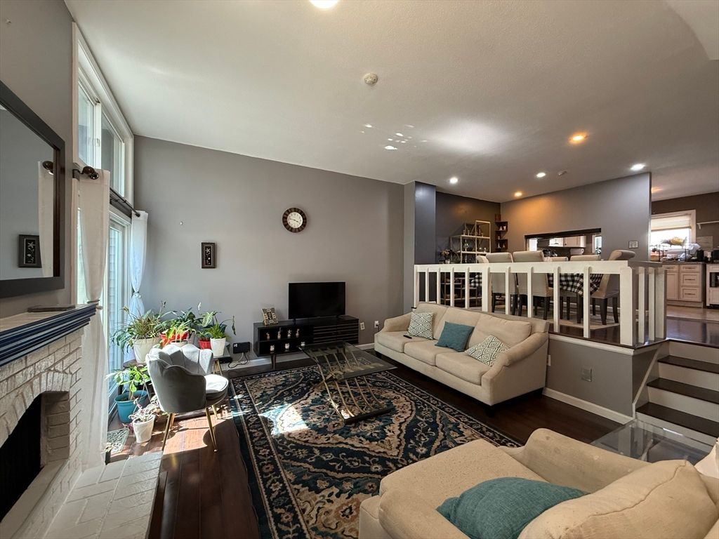 255 North Road 70, Chelmsford, MA 01824