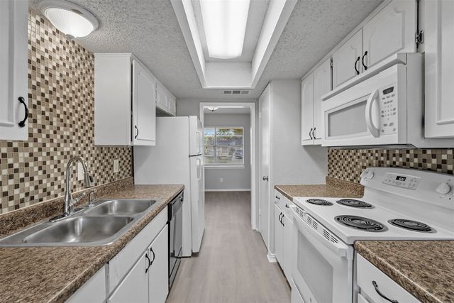 805 Northshore Drive, Garland, TX 75040