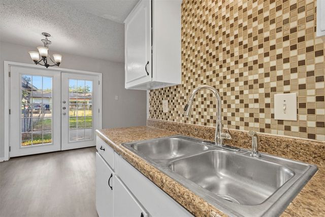 805 Northshore Drive, Garland, TX 75040