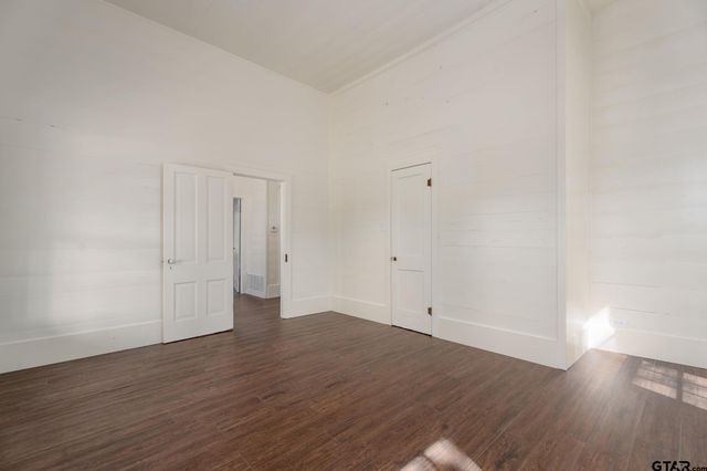 605 E CALVERT ST., Troup, TX 75789