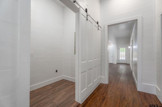 605 E CALVERT ST., Troup, TX 75789