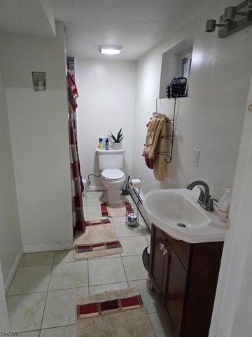 217 Rutledge Ave, East Orange City, NJ 07017