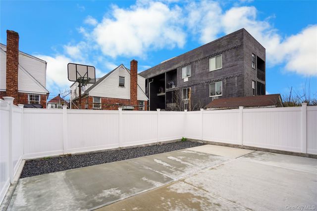 4658 161st Street, Flushing, NY 11358