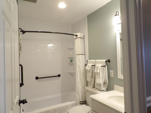 1246 Sunnyside Drive, Cadillac, MI 49601